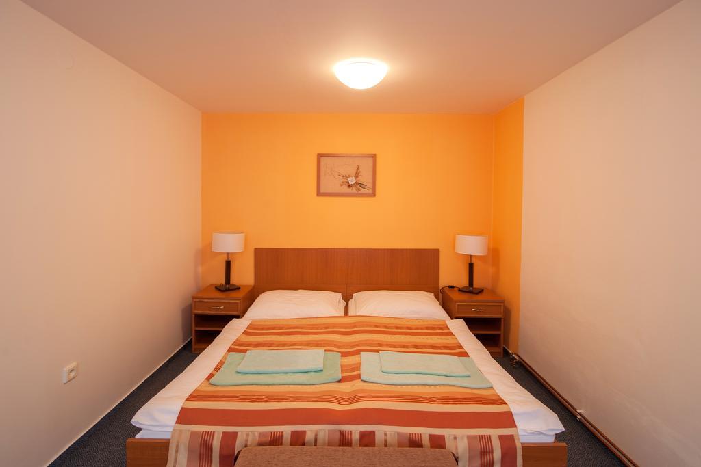 Sport-V-Hotel Hrotovice Quarto foto